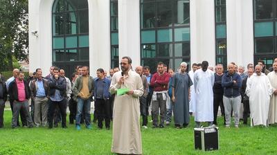 Villeneuve D Ascq Une Minute De Silence A La Mosquee Pour Herve Gourdel La Voix Du Nord